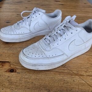 Nike Men's White Low-Top Leather Sneakers